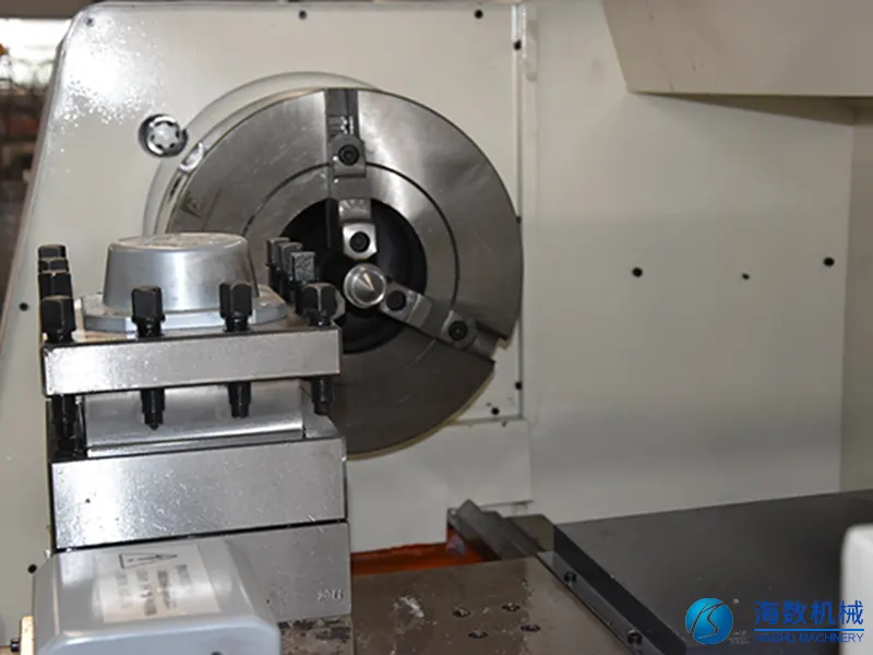 数控车床切削工作进行中 数控车床切削工作进行中